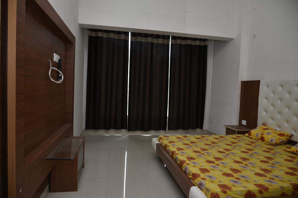 Hill Paradise Hotel Nagchala ภายนอก รูปภาพ