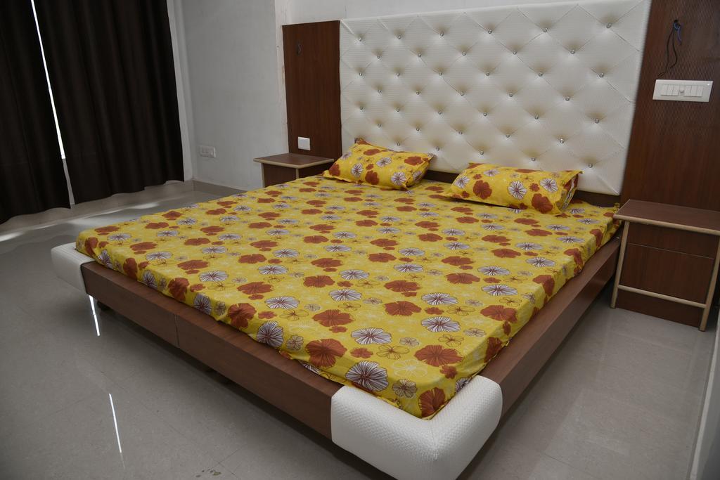 Hill Paradise Hotel Nagchala ภายนอก รูปภาพ